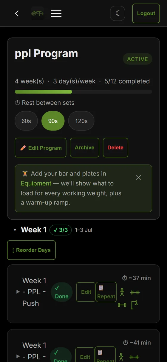 A program page: weeks, days, completion badges and a rest-timer choice.